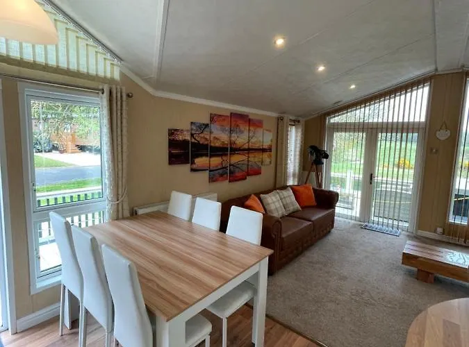 Torrey Pines - 2 Bedroom Hot Tub Lodge With Free Golf, No Buggy