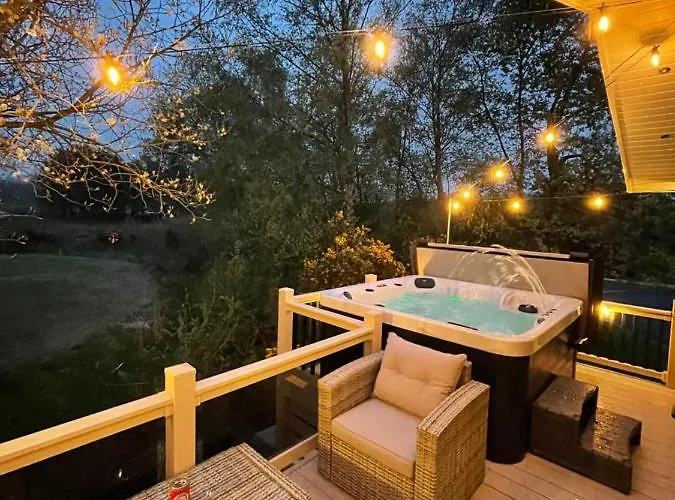 Torrey Pines - 2 Bedroom Hot Tub Lodge With Free Golf, No Buggy