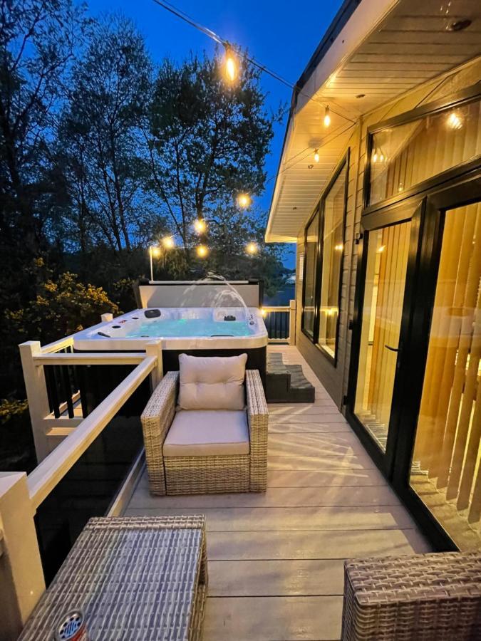 Torrey Pines - 2 Bedroom Hot Tub With Free Golf, No Buggy * Swarland